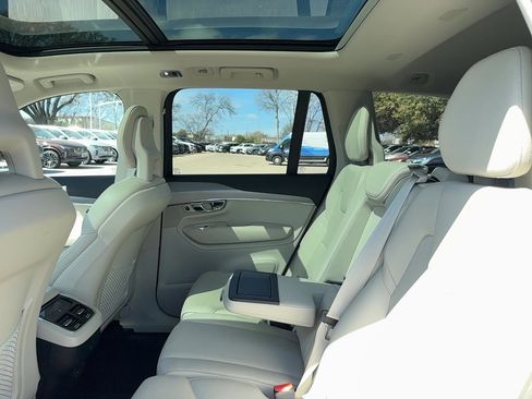 Used 2021 Volvo XC90 T5 Momentum w/ Protection Package Premier image 13