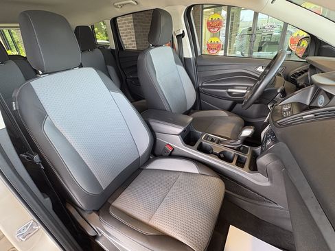 Used 2018 Ford Escape SE w/ SE Sync 3 Package FWD image 27