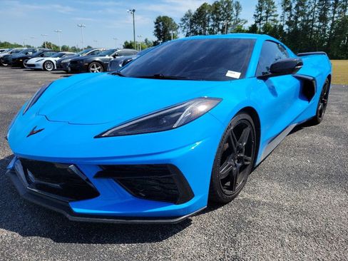 Used 2022 Chevrolet Corvette Stingray Preferred Cpe w/ Z51 Performance Package RWD image 3