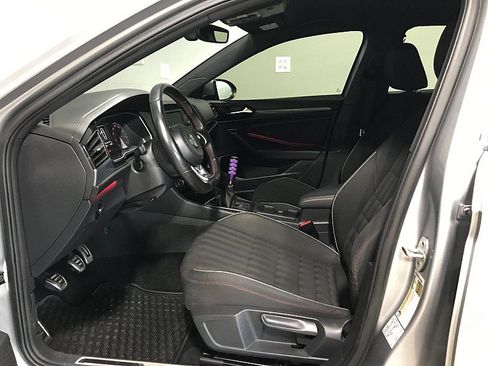 Used 2019 Volkswagen Jetta GLI FWD image 10