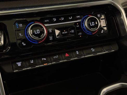 Used 2024 GMC Sierra 3500 Denali w/ Denali Reserve Package image 21