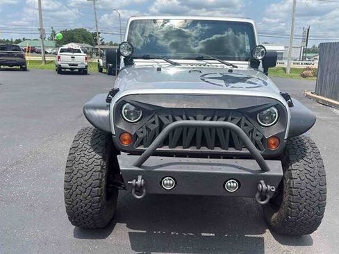 Used 2012 Jeep Wrangler Unlimited Rubicon AWD/4WD image 4