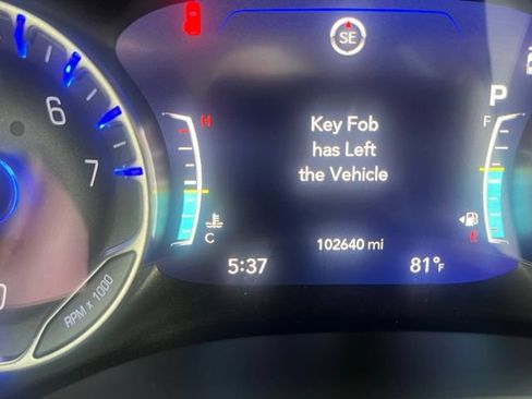 Used 2022 Chrysler Pacifica Touring-L FWD image 21