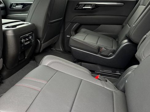 New 2026 Chevrolet Suburban RST AWD/4WD image 12