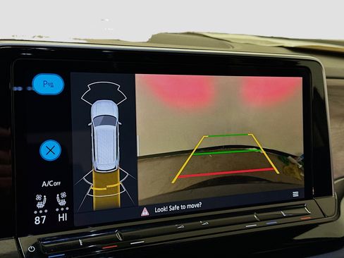 Used 2024 Volkswagen Atlas SE image 23