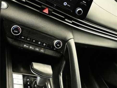 Used 2021 Hyundai Elantra SEL w/ Convenience Package image 21