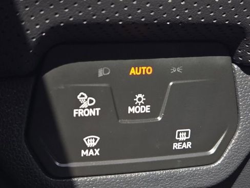 Used 2024 Volkswagen Atlas SEL Premium R-Line image 27