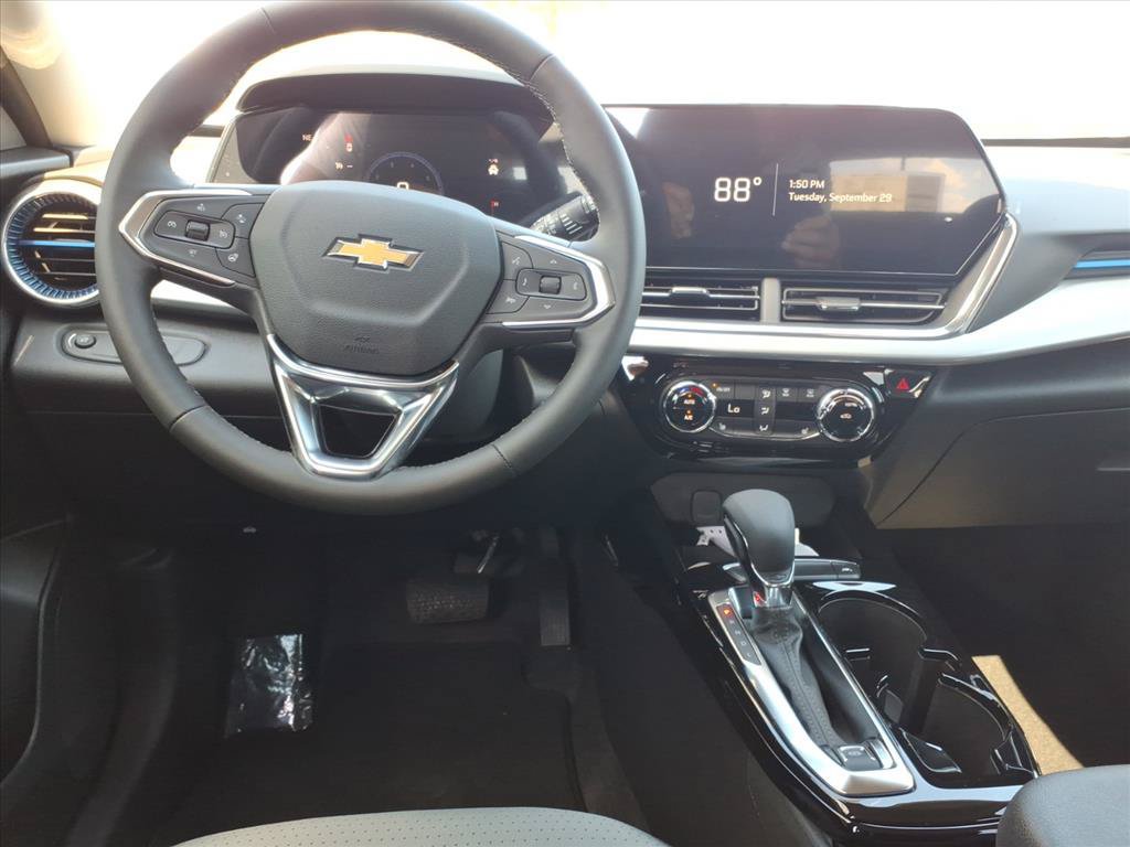 New 2026 Chevrolet Trax LT w/ LT Convenience Package FWD image 13