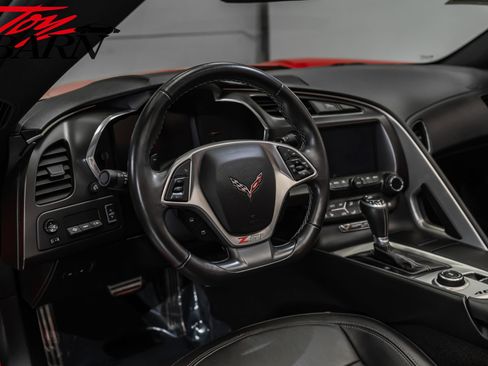 Used 2019 Chevrolet Corvette Stingray Convertible Z51 2LT image 38