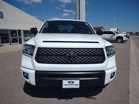 Used 2020 Toyota Tundra 4x4 CrewMax image 7