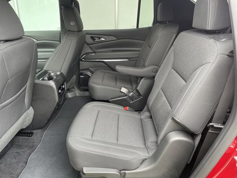 New 2025 Chevrolet Traverse LT w/ Enhanced Driving Package image 33