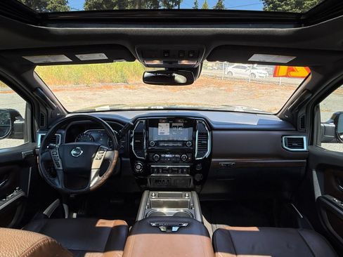 Used 2021 Nissan Titan Platinum Reserve w/ Moonroof Package RWD image 16