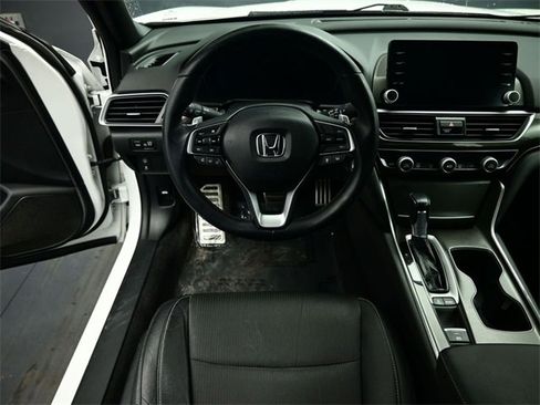 Used 2019 Honda Accord Sport image 2