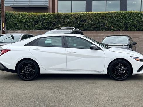 New 2026 Hyundai Elantra SEL Sport FWD image 5
