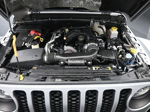 Used 2023 Jeep Gladiator Rubicon w/ Cold Weather Group image 12