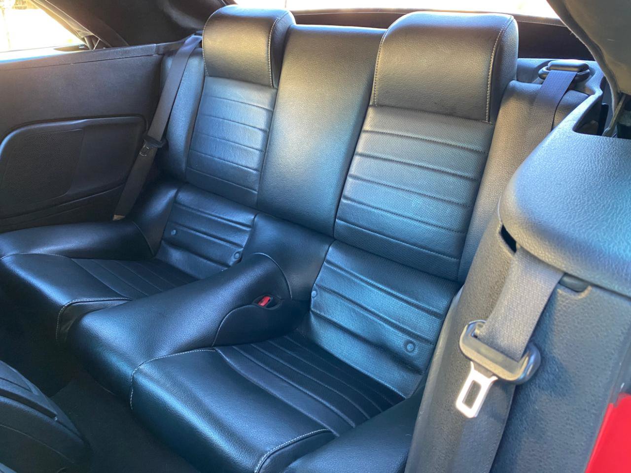 Used 2010 Ford Mustang GT RWD image 40