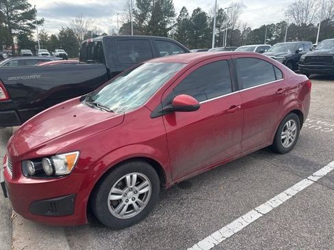 Used 2012 Chevrolet Sonic LT image 2
