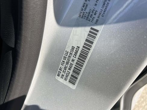 Used 2026 Chrysler Pacifica Select FWD image 17