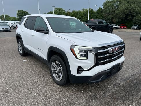 Used 2026 GMC Terrain Elevation AWD/4WD image 3