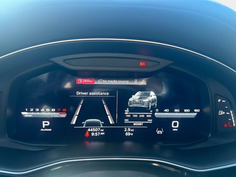 Used 2023 Audi SQ7 Prestige w/ Sport Package image 11