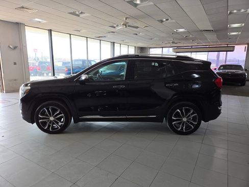 Used 2018 GMC Terrain Denali w/ Advanced Safety Package image 4