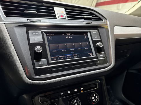 Used 2021 Volkswagen Tiguan S image 13