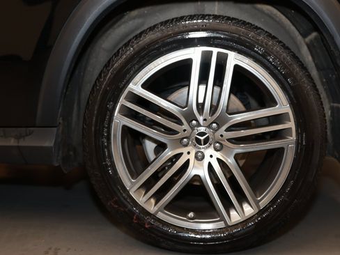 Used 2024 Mercedes-Benz GLS 450 4MATIC image 26