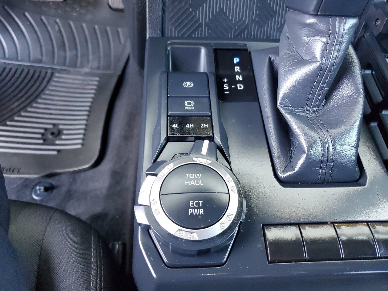 Used 2024 Toyota Tacoma SR5 AWD/4WD image 25