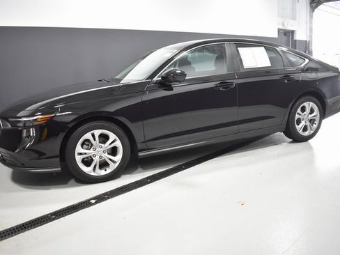 Used 2025 Honda Accord LX image 2