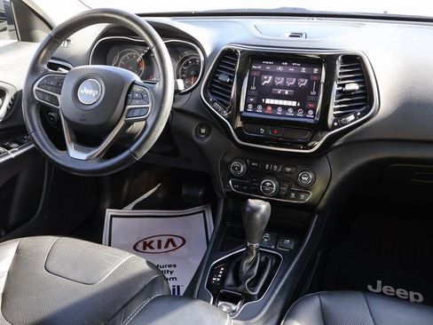 Used 2019 Jeep Cherokee Limited image 16