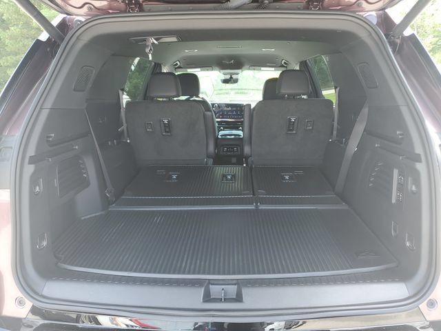 New 2026 Chevrolet Traverse RS w/ LPO, Floor Liner Package FWD image 9
