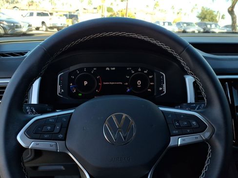 Certified 2023 Volkswagen Atlas SE w/ Black Wheel Package image 27