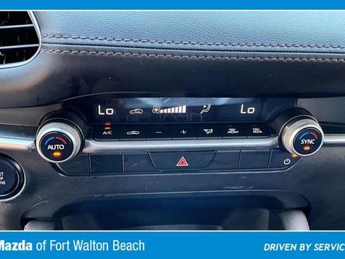 Used 2024 MAZDA MAZDA3 s FWD image 25