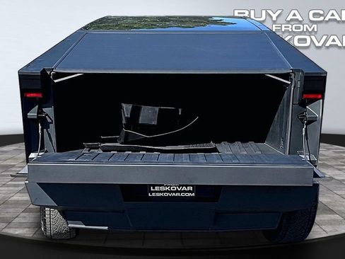 Used 2024 Tesla Cybertruck AWD Crew Cab image 17