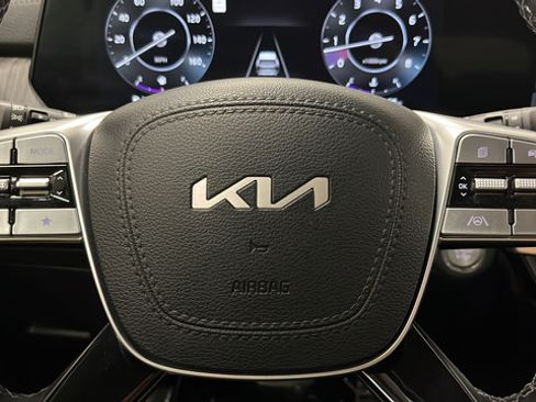 Used 2024 Kia Telluride SX Prestige w/ Towing Package AWD/4WD image 16