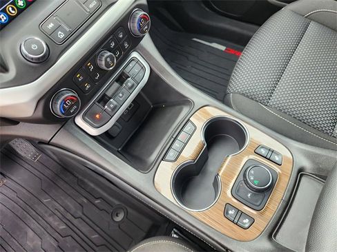 Used 2023 GMC Acadia SLE w/ Driver Convenience Package image 19