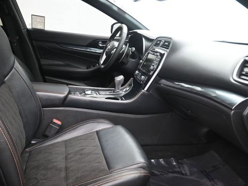 Used 2021 Nissan Maxima SR w/ Sport Mat Group image 17