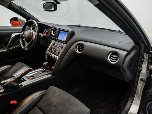 Used 2009 Nissan GT-R Premium AWD/4WD image 57