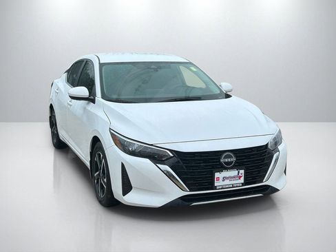 Used 2025 Nissan Sentra SV image 3