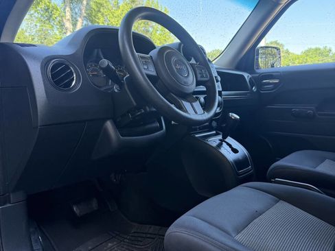 Used 2015 Jeep Patriot Sport image 7