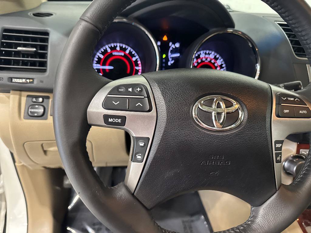 Used 2013 Toyota Highlander Limited AWD/4WD image 33