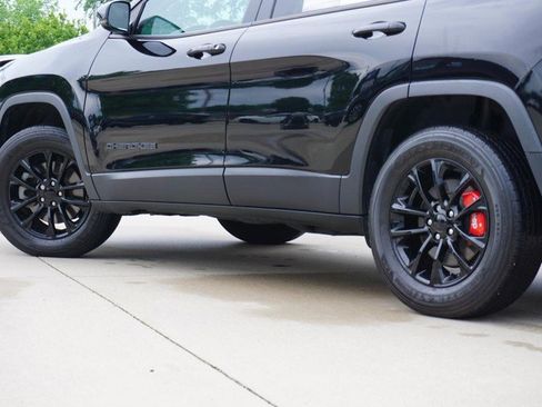 Used 2023 Jeep Cherokee Altitude Lux AWD/4WD image 12