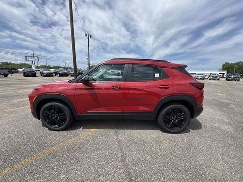 New 2026 Chevrolet TrailBlazer LT w/ Midnight Edition FWD image 19