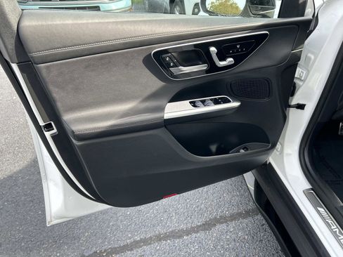 Used 2025 Mercedes-Benz GLC 43 AMG 4MATIC image 17