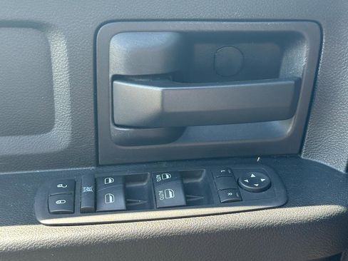 Used 2018 RAM 1500 Express w/ Express Value Package AWD/4WD image 15