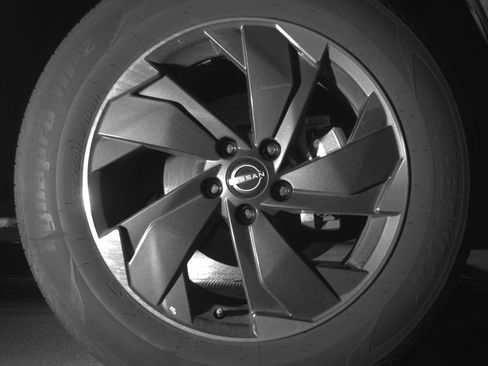 Used 2025 Nissan Rogue SV AWD/4WD image 13