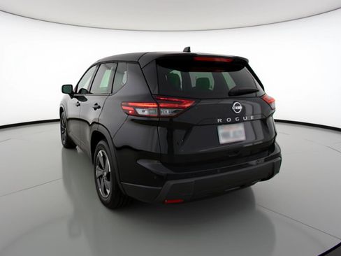Used 2025 Nissan Rogue SV image 6