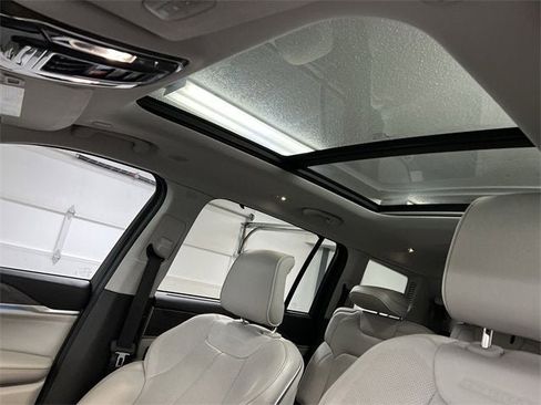 Used 2021 Jeep Grand Cherokee L Overland w/ Advanced Protech Group III image 19