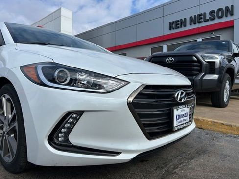 Used 2017 Hyundai Elantra Limited w/ Limited Tech Package 04 image 3