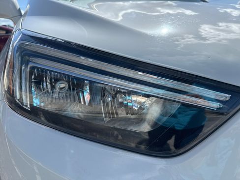 Used 2021 Buick Encore Preferred image 40